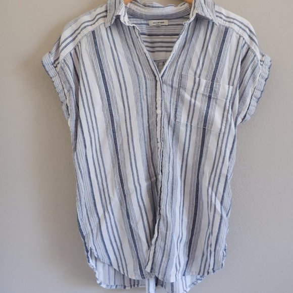 Max Studio White Button Up Top Large size - Picture 2 of 5